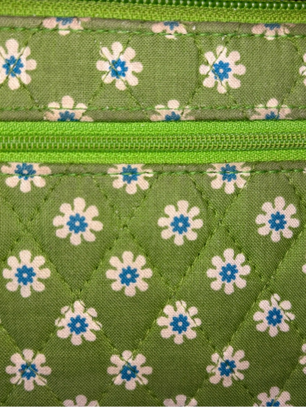 Vera Bradley 3 Piece Set, Quilted Green Floral Tote with Matching Wallet & Pouch - Picture 14 of 16